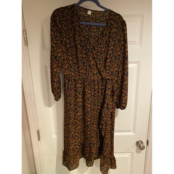 Old Navy Dresses & Skirts - Long Sleeve Faux Wrap Dress